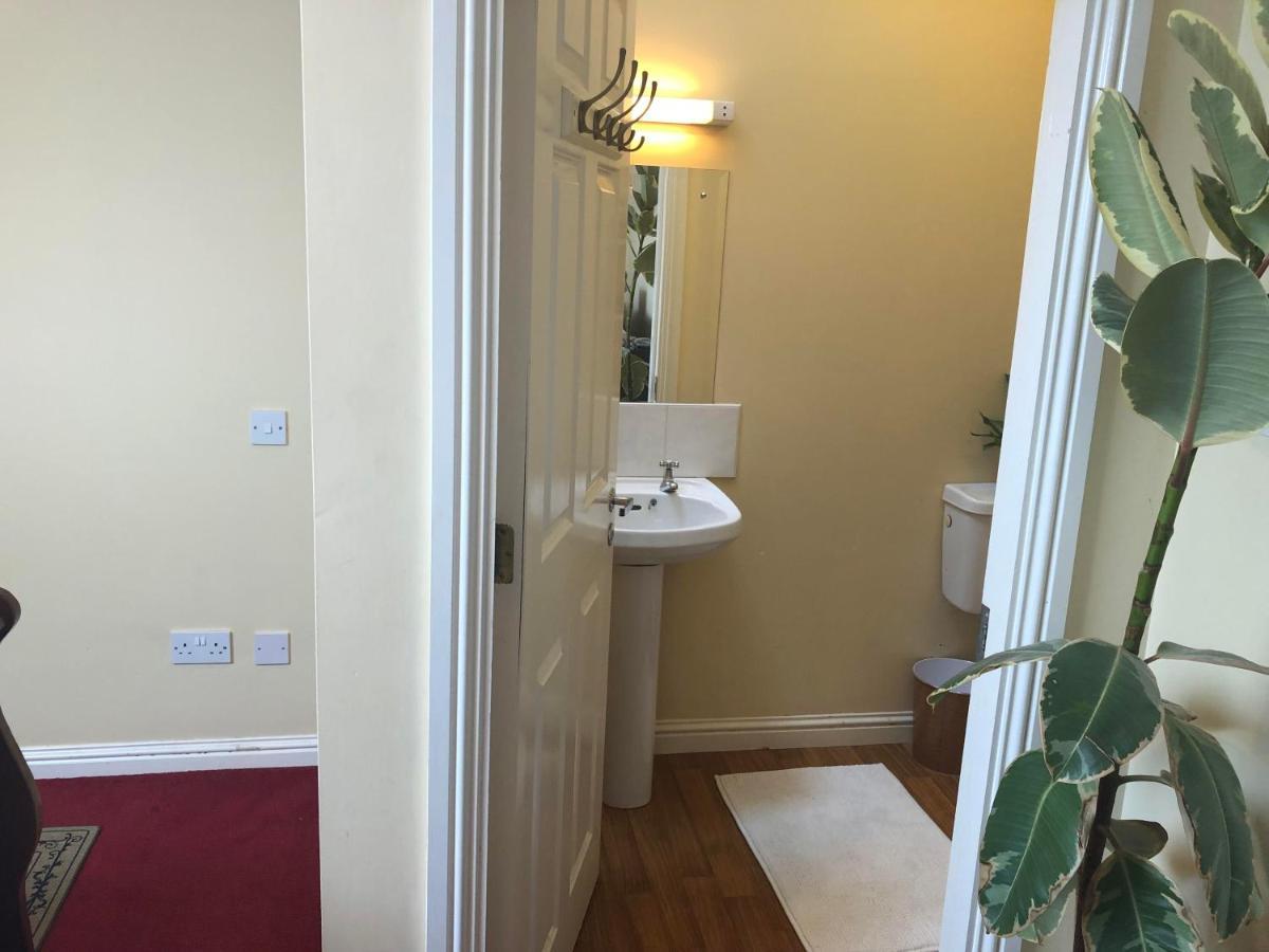 Railway Avenue Rooms Клифден Экстерьер фото
