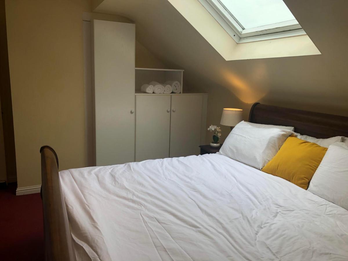 Railway Avenue Rooms Клифден Экстерьер фото