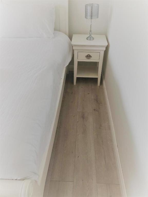 Railway Avenue Rooms Клифден Экстерьер фото